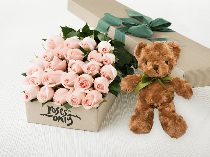 18 Pastel Pink Roses Gift Box & Teddy Bear