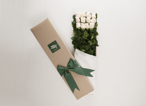 Mother's Day 12 White Cream Roses Gift Box