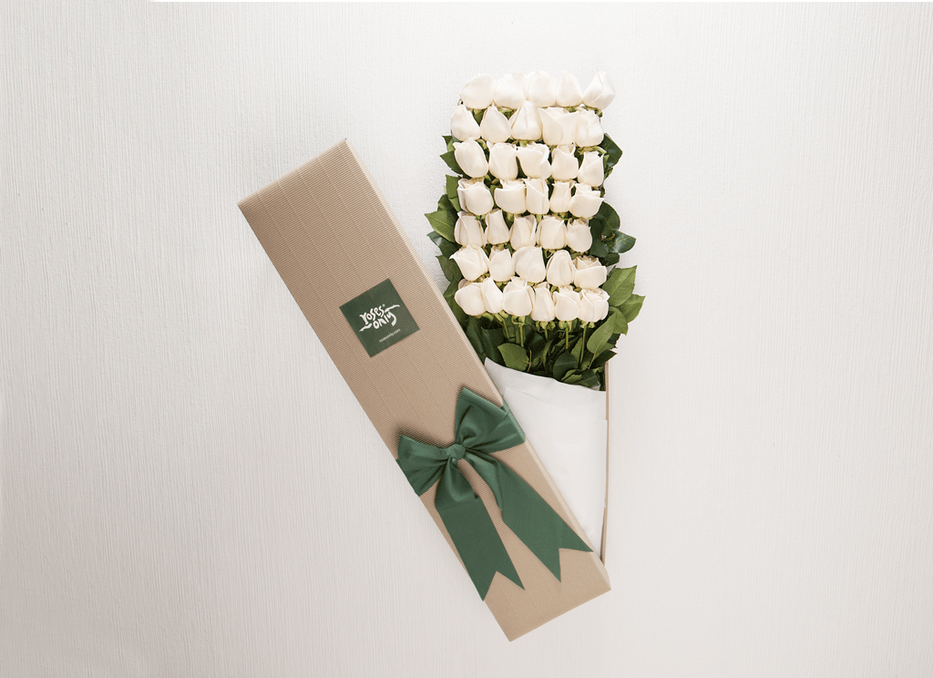 36 White Cream Roses Gift Box | Roses Only HK