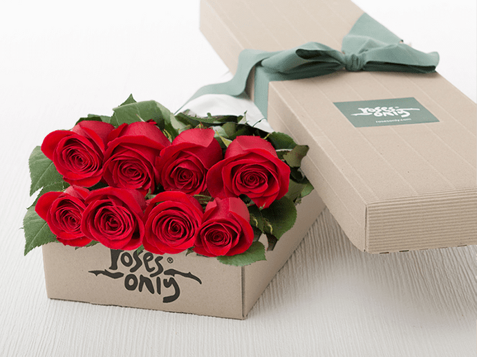 8 Red Roses Gift Box